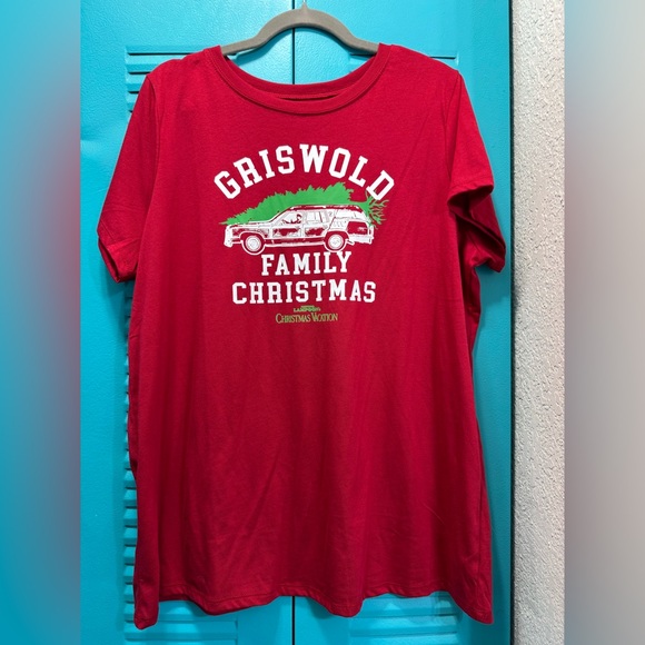 Torrid Size 1  Christmas Vacation Classic Fit Crew Tee. NWOT - Picture 1 of 10